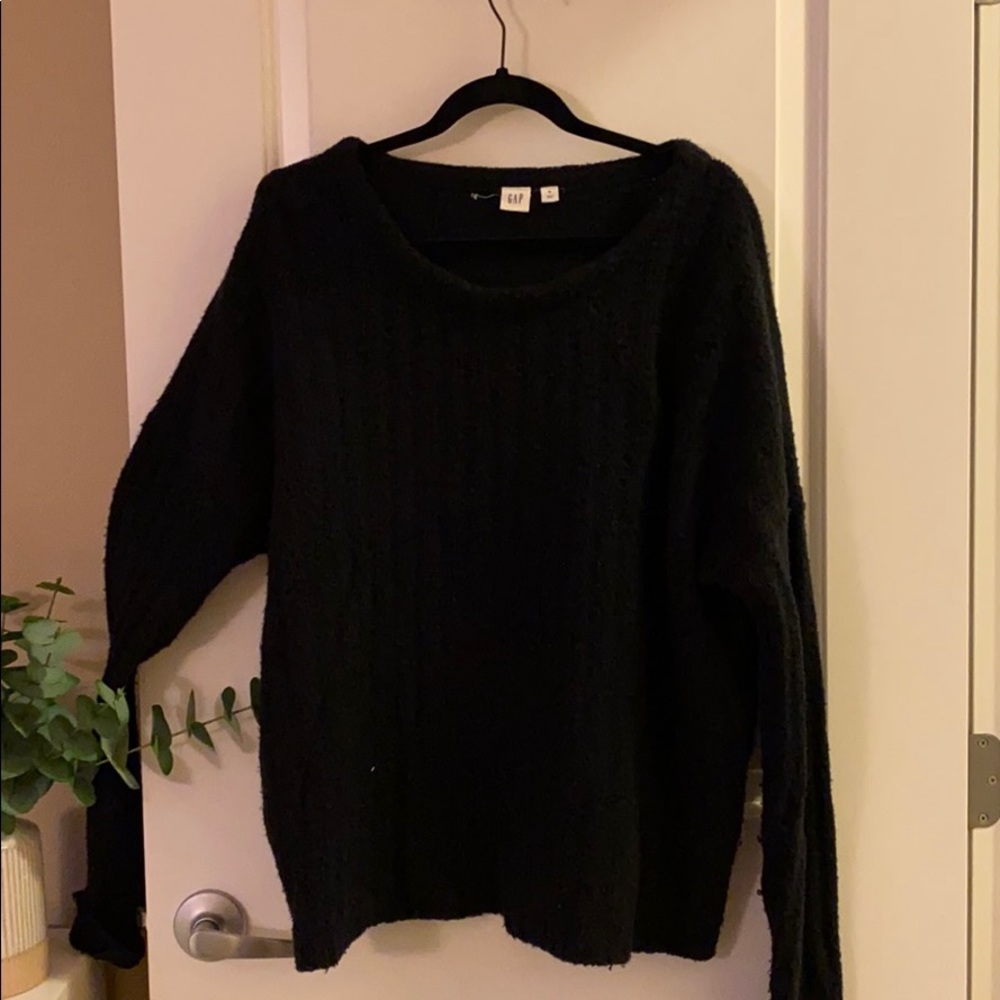 Women’s long sleeve sweater